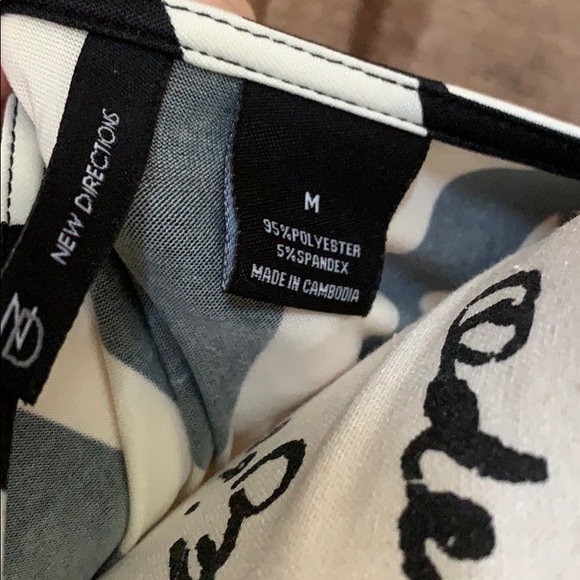 Beautiful chevron top, size Med - Picture 3 of 3